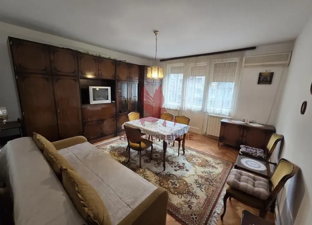 Izdavanje, trosoban stan, 45m², Lion, Zvezdara Sve Podlokacije