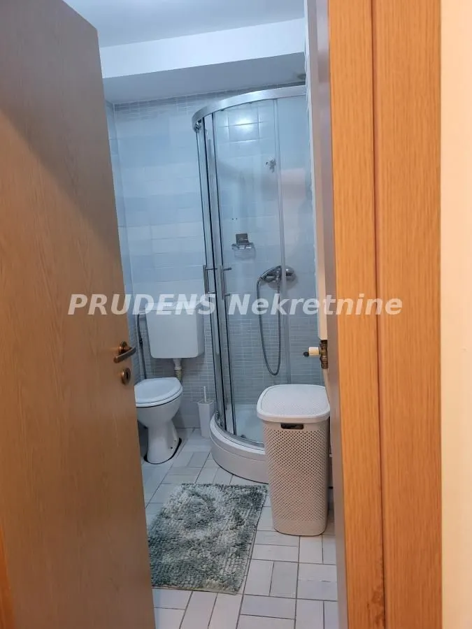 Izdavanje, dvosoban stan, 49m², Zvezdara Sve Podlokacije, Beograd