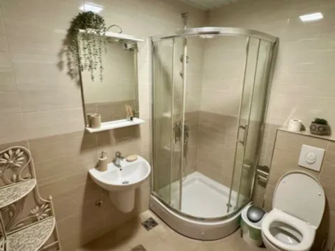 Izdavanje, dvosoban stan, 64m², City Kvart, Podgorica - image 13