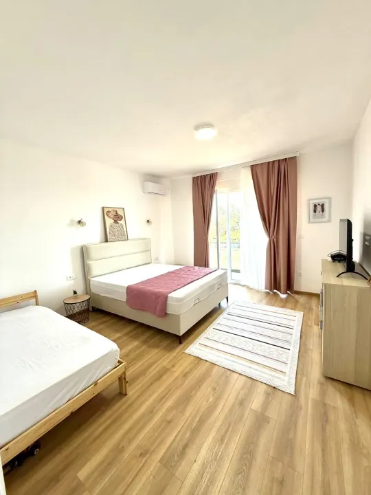Izdavanje, jednosoban stan, 70m², Zeleni Pojas, Bar