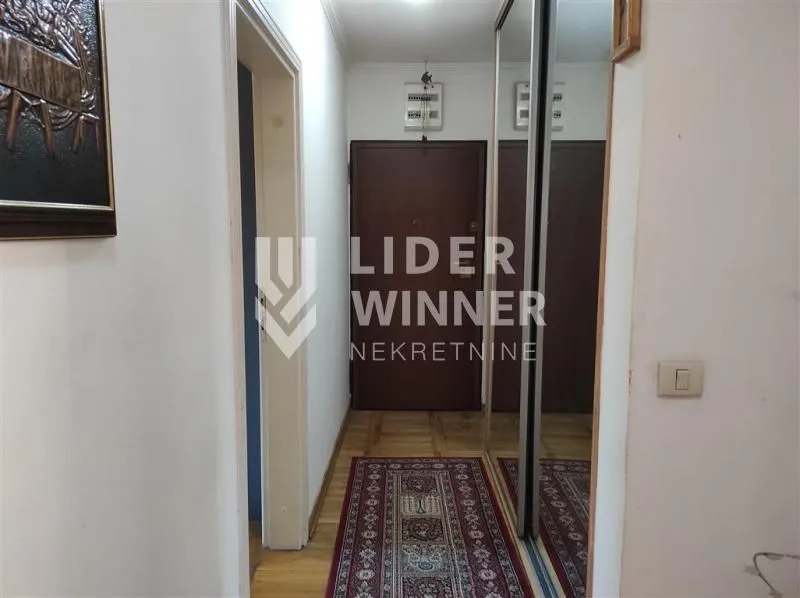 Sale, four bedroom apartment, 110m², Vukov Spomenik, Zvezdara Sve Podlokacije