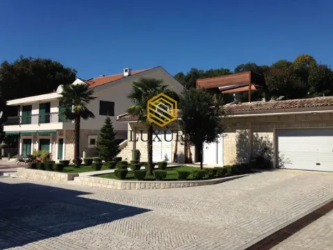 Izdavanje, kuća, 380m², Mareza, Podgorica - image 2