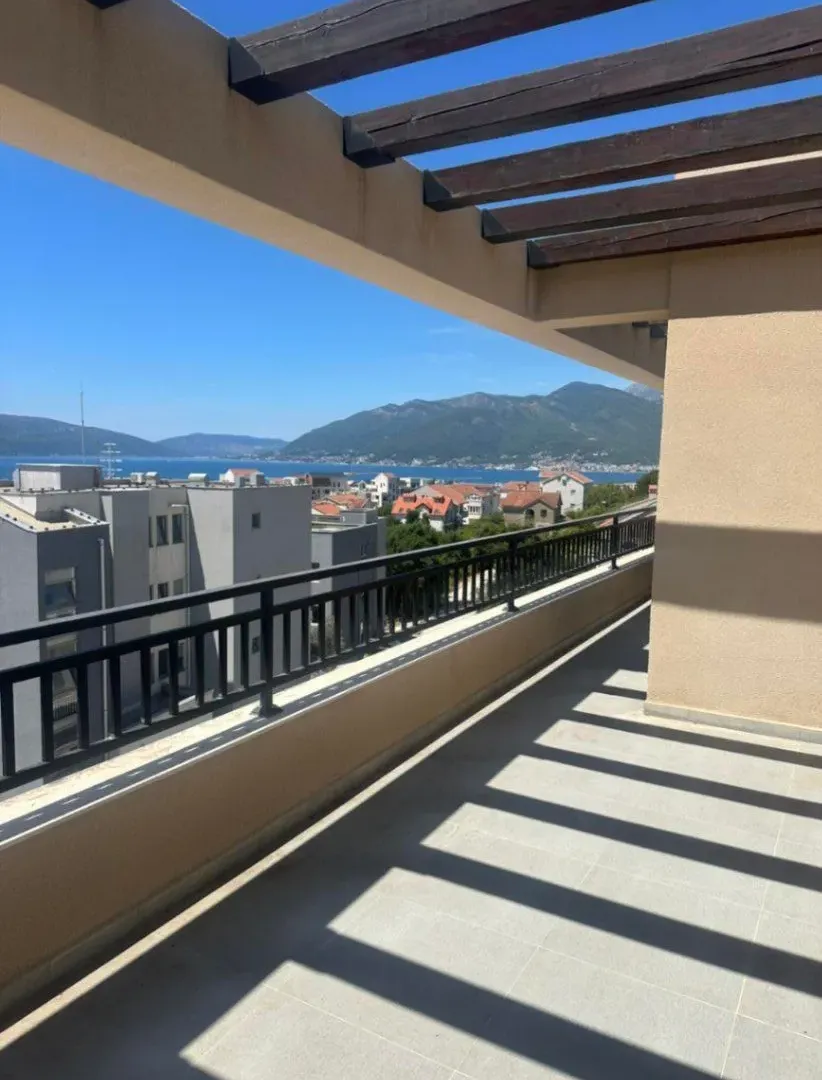 Rent, one bedroom apartment, 75m², Pod Kuk, Tivat