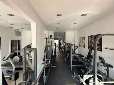 Izdavanje, poslovni prostor, 150m², Centar, Bar - image 11