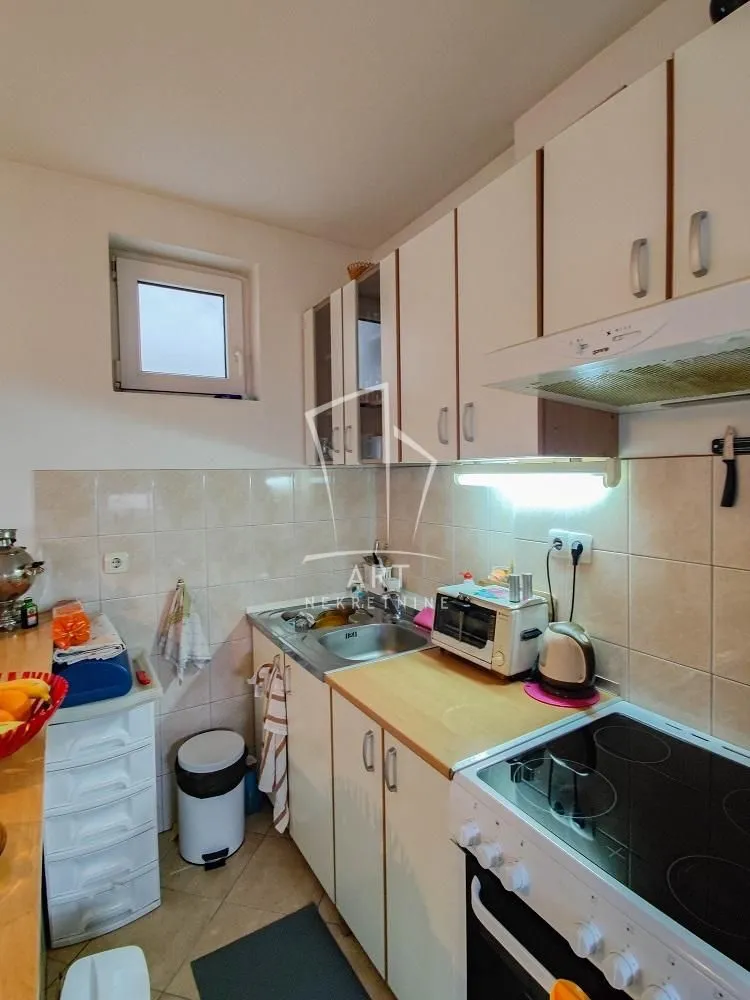 Sale, three bedroom apartment, 69m², Karaburma, Palilula Sve Podlokacije