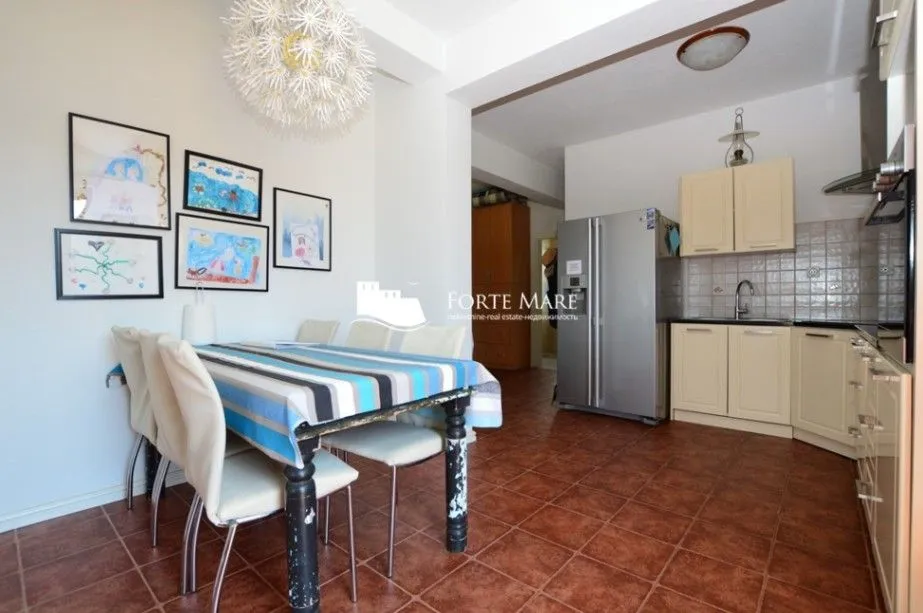 Prodaja, dvosoban stan, 90m², Kumbor, Herceg Novi