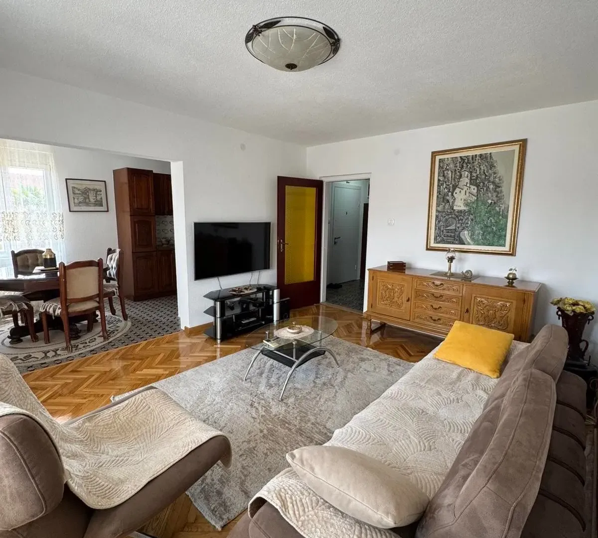 Izdavanje, dvosoban stan, 65m², Gornja Gorica, Podgorica