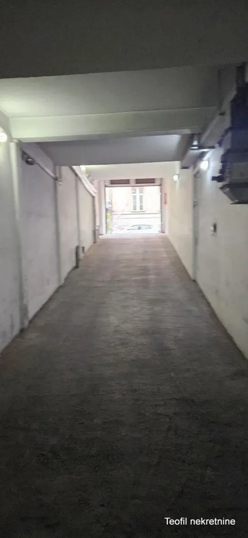 Izdavanje, četvorosoban stan, 107m², Vračar, Šid