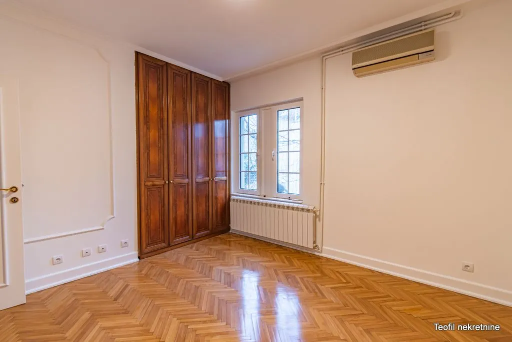 Rent, house, 375m², Senjak, Beograd