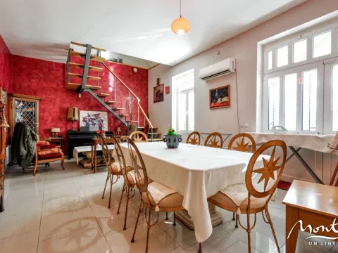 Prodaja, kuća, 220m², Tivat, Crna Gora