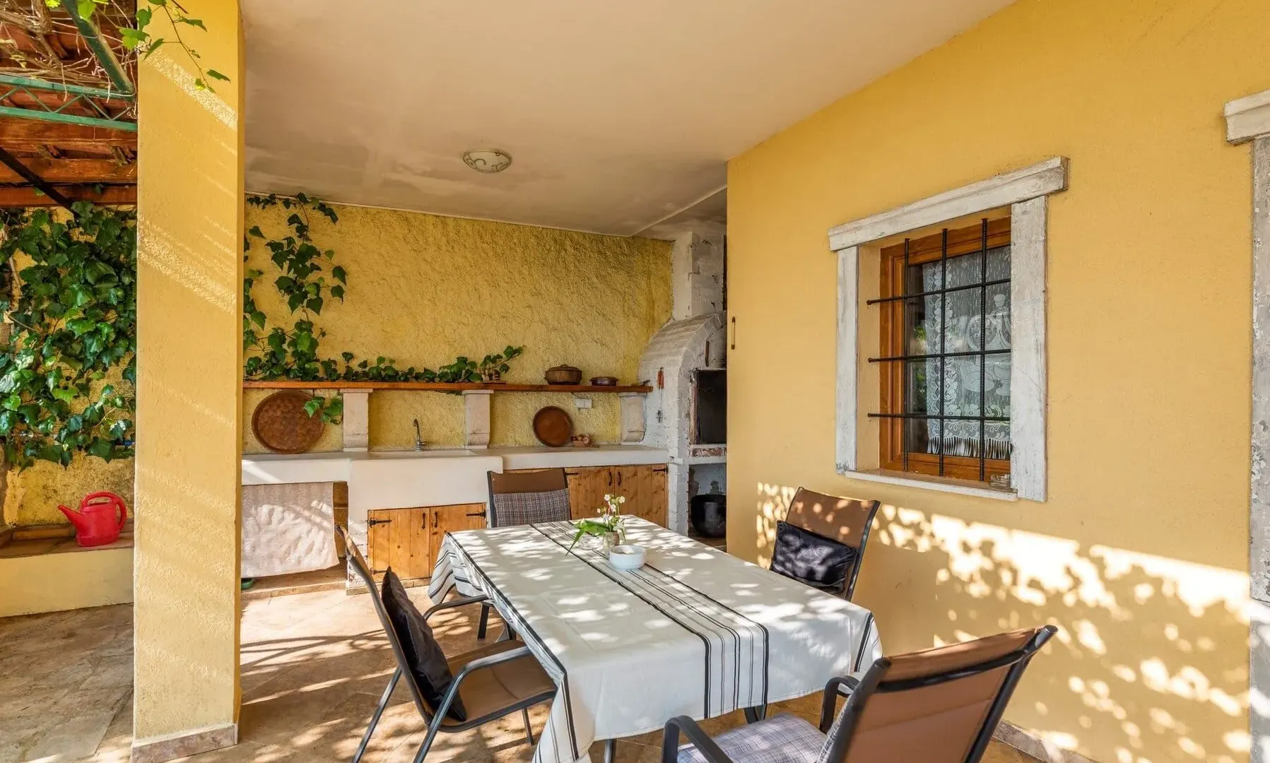Sale, house, 650m², Kuljače, Budva