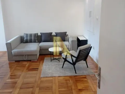 Izdavanje, trosoban stan, 82m², Centar, Novi Sad - image 2