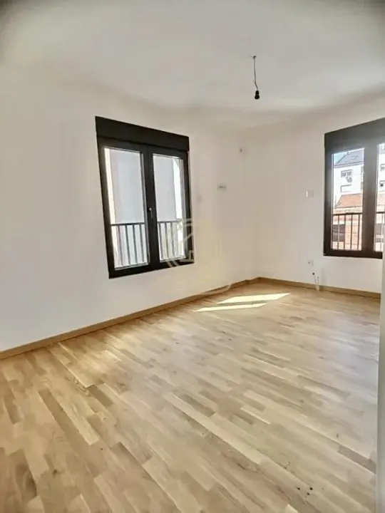 Prodaja, četvorosoban stan, 79m², Marger, Niš
