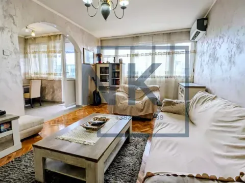 Izdavanje, trosoban stan, 100m², Pejton, Podgorica - image 2