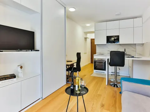 Prodaja, garsonjera, 29m², Budva, Crna Gora - image 2