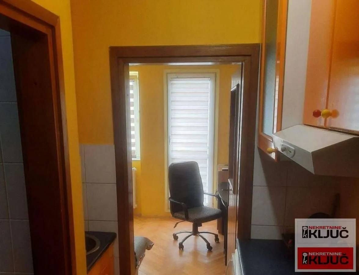 Izdavanje, garsonjera, 20m², Grbavica, Novi Sad Sve Podlokacije