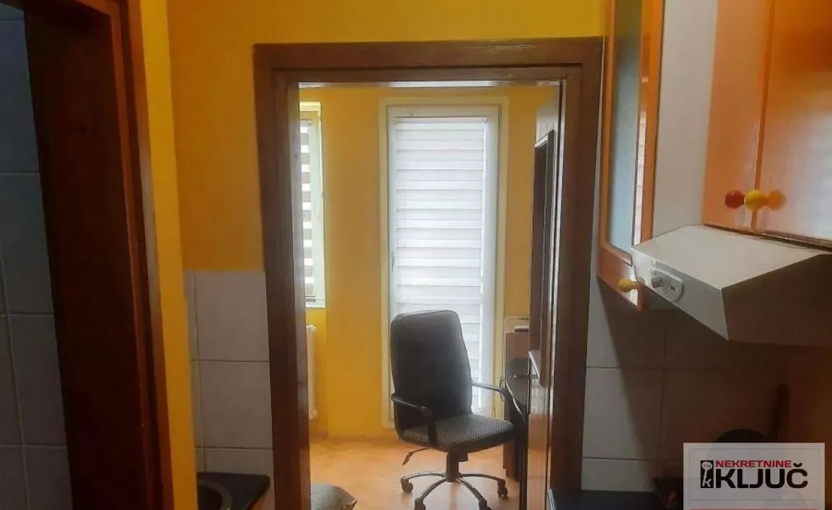 Izdavanje, garsonjera, 20m², Grbavica, Novi Sad Sve Podlokacije