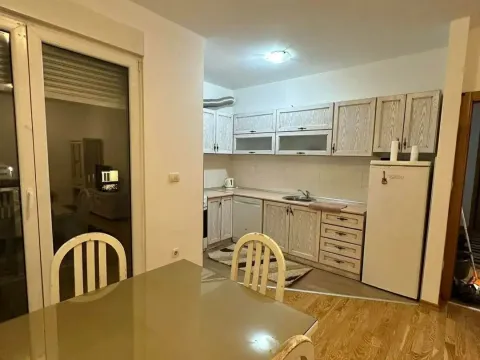 Rent, one bedroom apartment, 50m², Blok 6, Podgorica - image 2