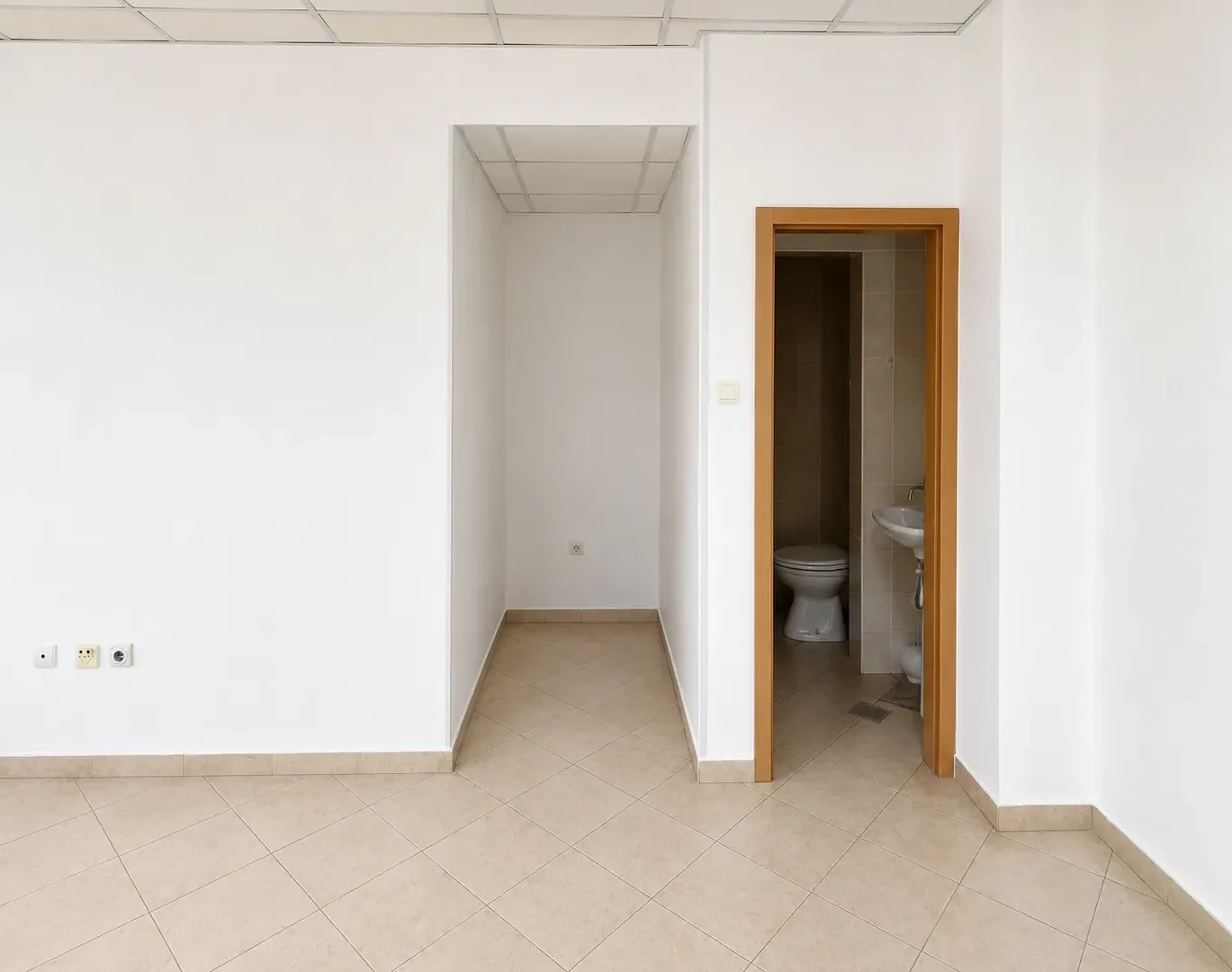 Rent, office space, 25m², Krivi Most, Podgorica