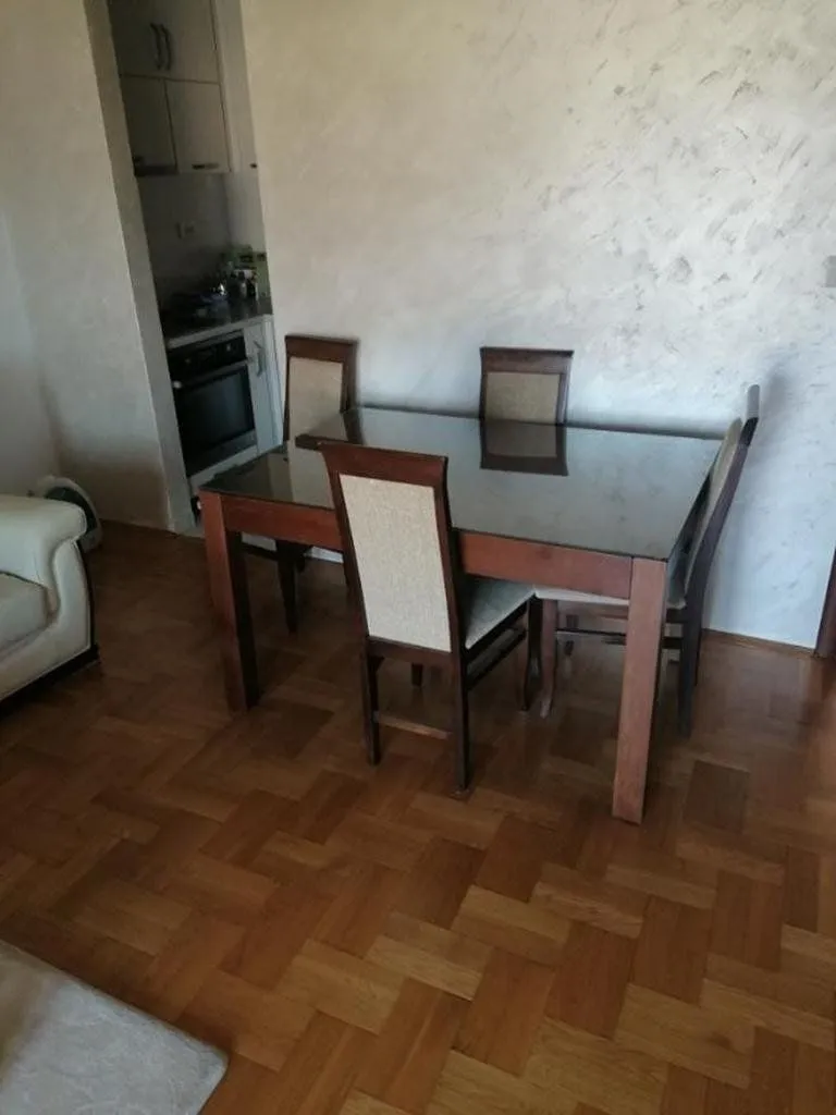 Izdavanje, dvosoban stan, 75m², Stari Aerodrom, Podgorica