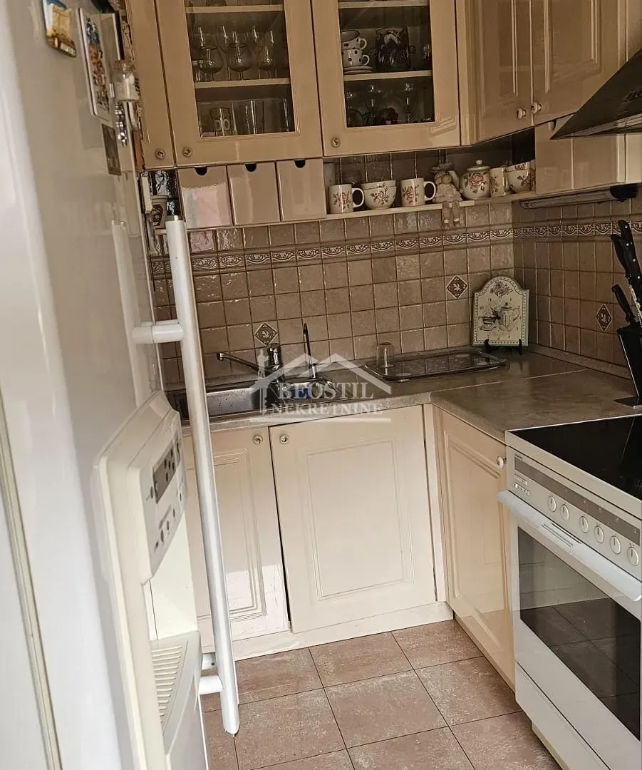 Izdavanje, stan, 191m², Stari Grad, Beograd