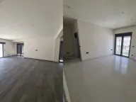 Prodaja, trosoban stan, 236m², Centar, Tivat