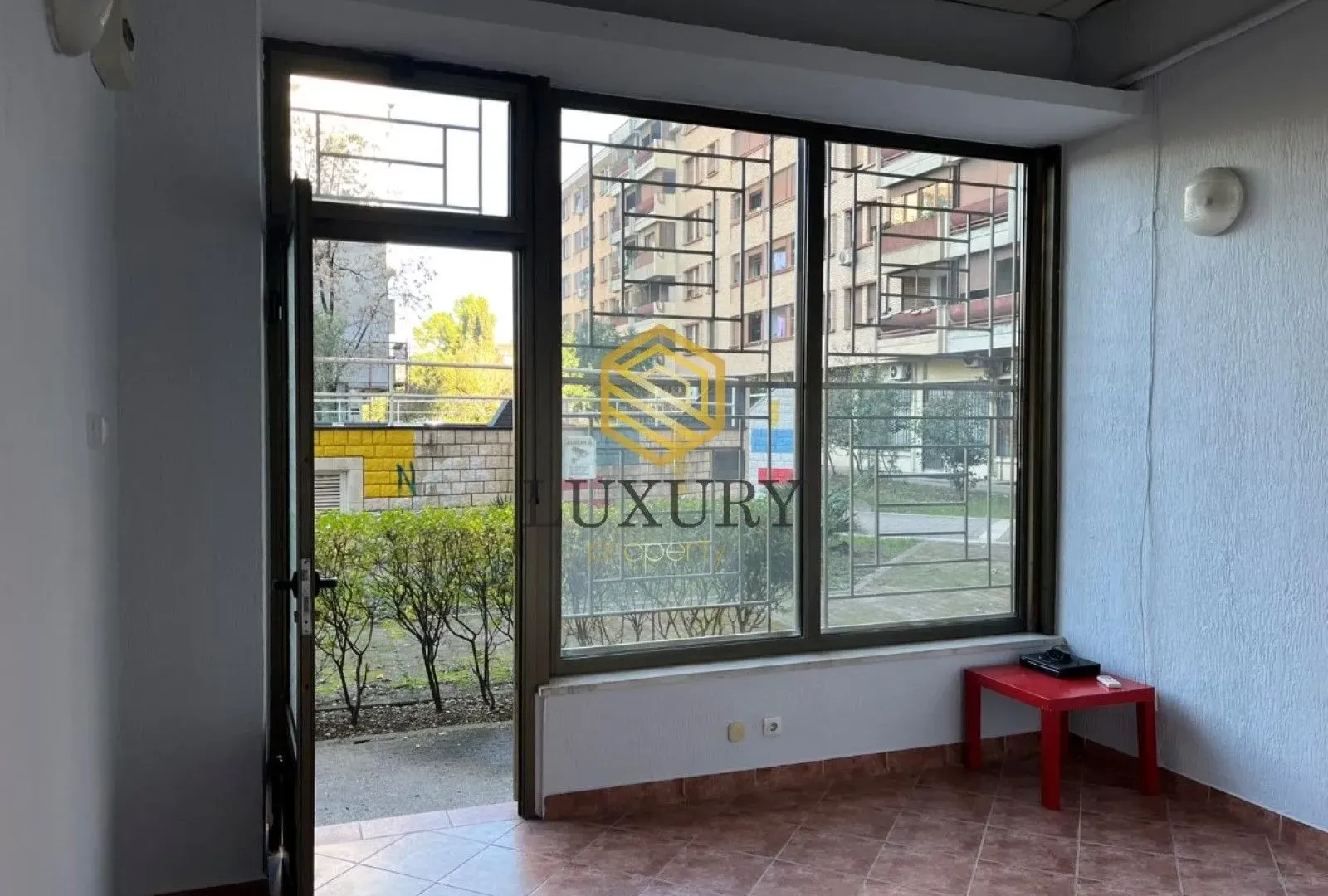 Rent, office space, 17m², Pejton, Podgorica