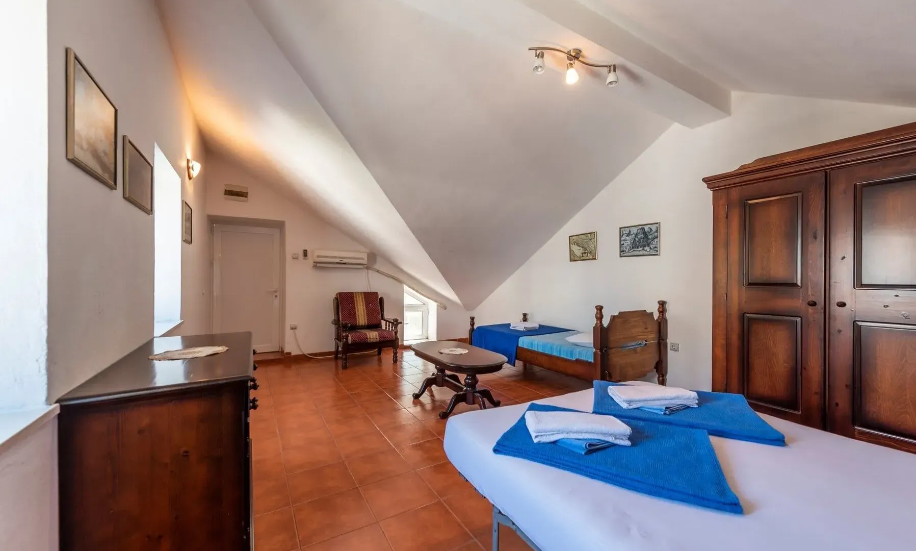 Sale, house, 400m², Dobrota, Kotor