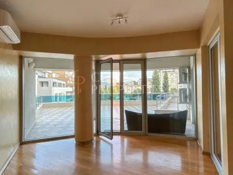 Izdavanje, stan, 124m², Centar, Podgorica - image 11