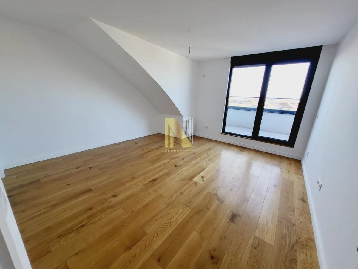 Prodaja, četvorosoban stan, 170m², Grbavica, Novi Sad Sve Podlokacije