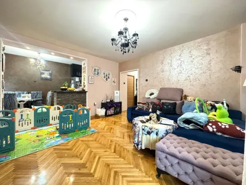 Sale, three bedroom apartment, 84m², Kalenić Pijaca, Vračar Sve Podlokacije - image 5
