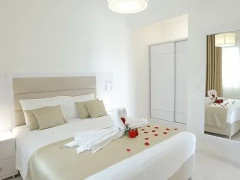 Prodaja, kuća, 1011m², Lazi, Budva - image 5