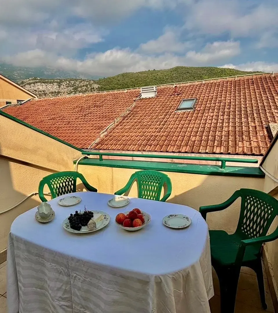 Prodaja, dvosoban stan, 60m², Maini, Budva
