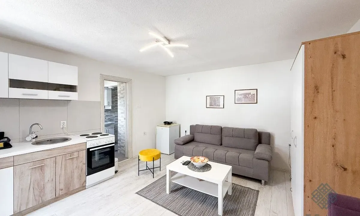 Rent, studio apartment, 22m², Drač, Podgorica