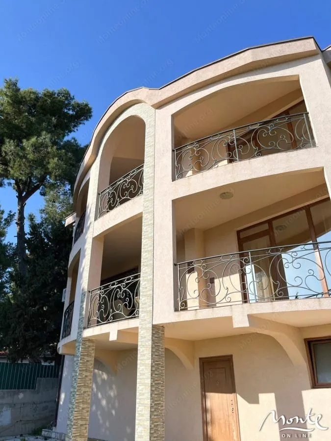 Sale, house, 200m², Bar, Crna Gora