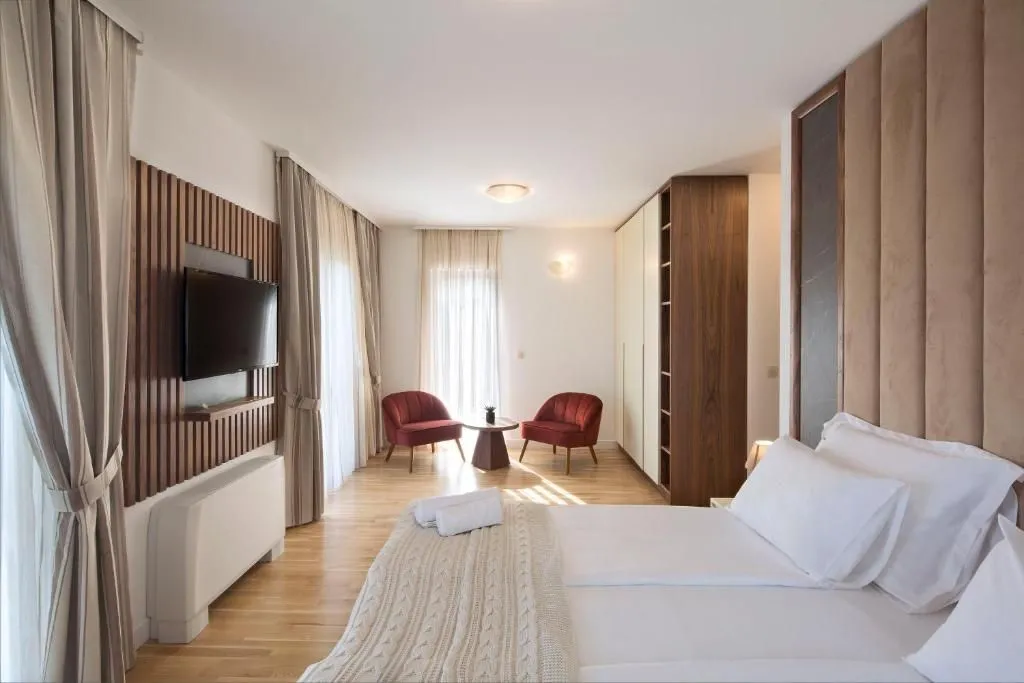 Sale, house, 320m², Lapčići, Budva