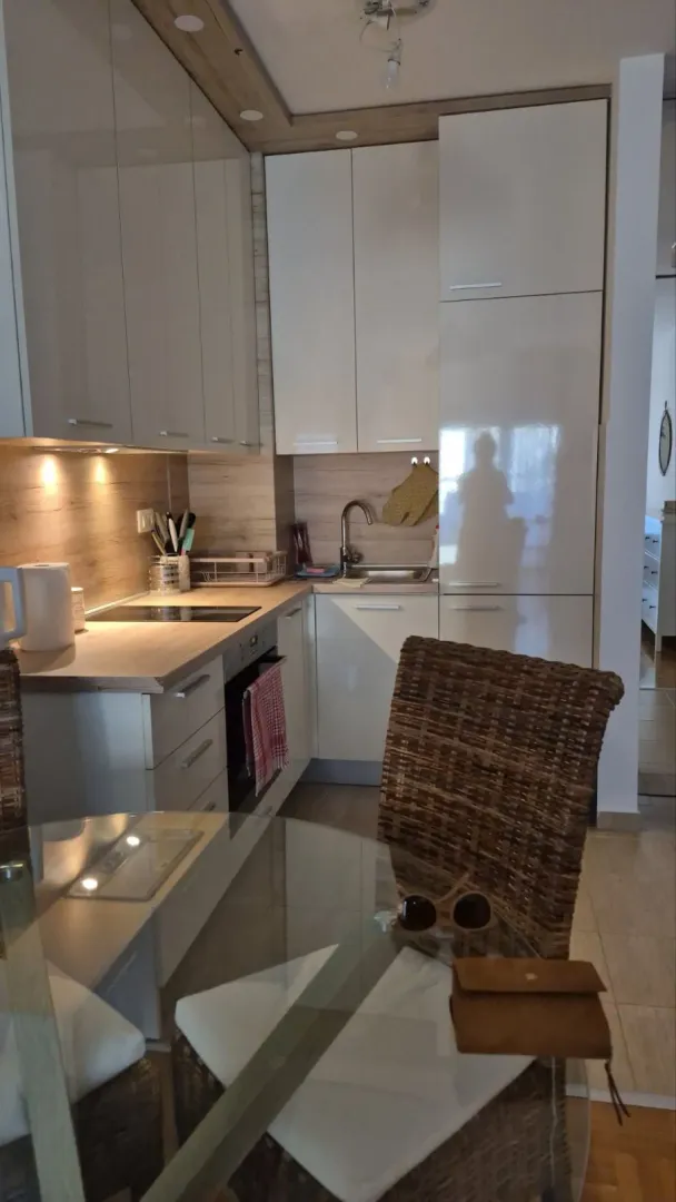 Izdavanje, dvosoban stan, 54m², Golubovina, Budva