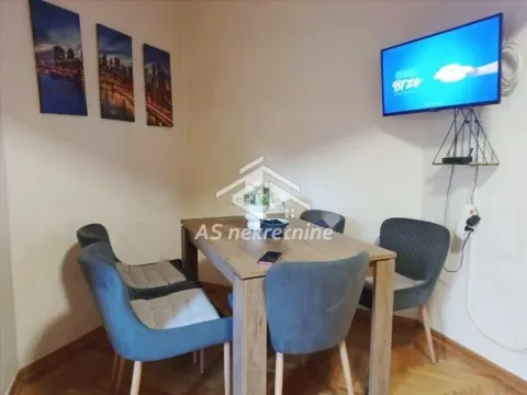 Izdavanje, trosoban stan, 90m², Novi Beograd Sve Podlokacije, Beograd - image 5