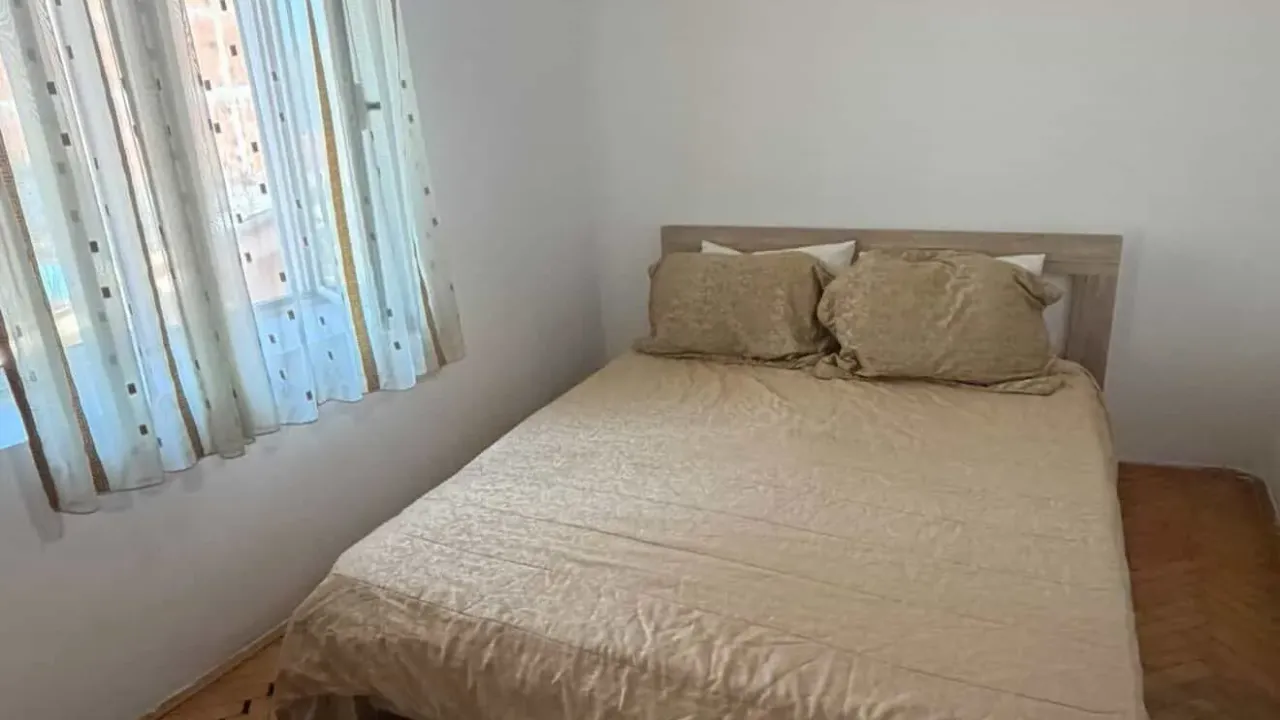 Izdavanje, jednosoban stan, 45m², Drač, Podgorica