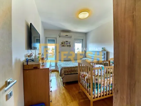 Prodaja, trosoban stan, 78m², Stari Aerodrom, Podgorica - image 11
