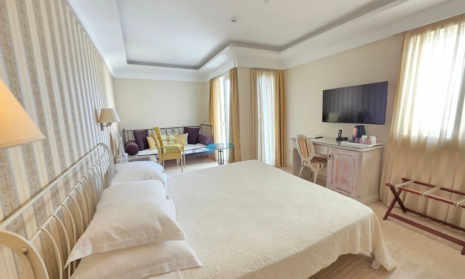 Prodaja, ugostiteljski objekat, 1200m², Sveti Stefan, Budva