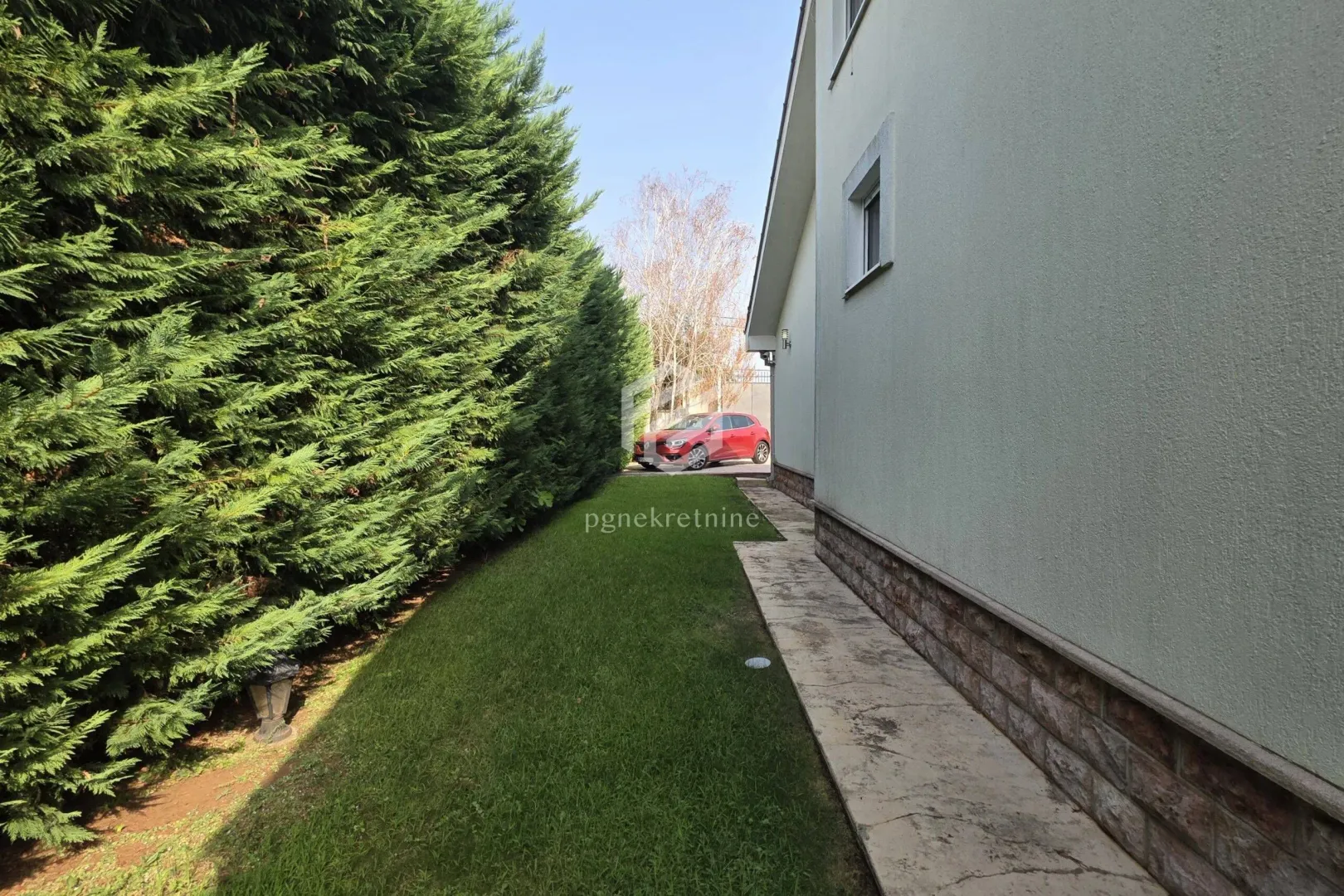 Rent, house, 250m², Donji Kokoti, Podgorica
