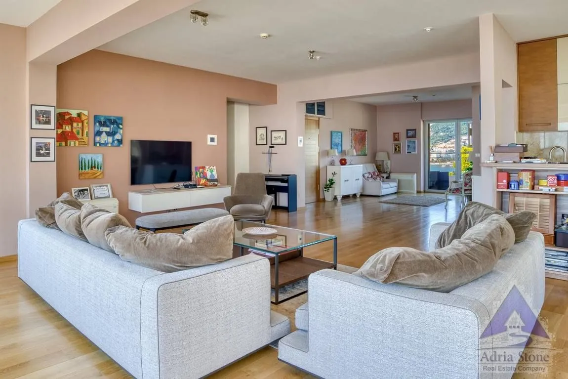 Sale, three bedroom apartment, 167m², Zavala, Budva