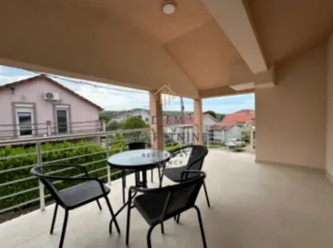 Izdavanje, kuća, 320m², Zlatica, Podgorica - image 5