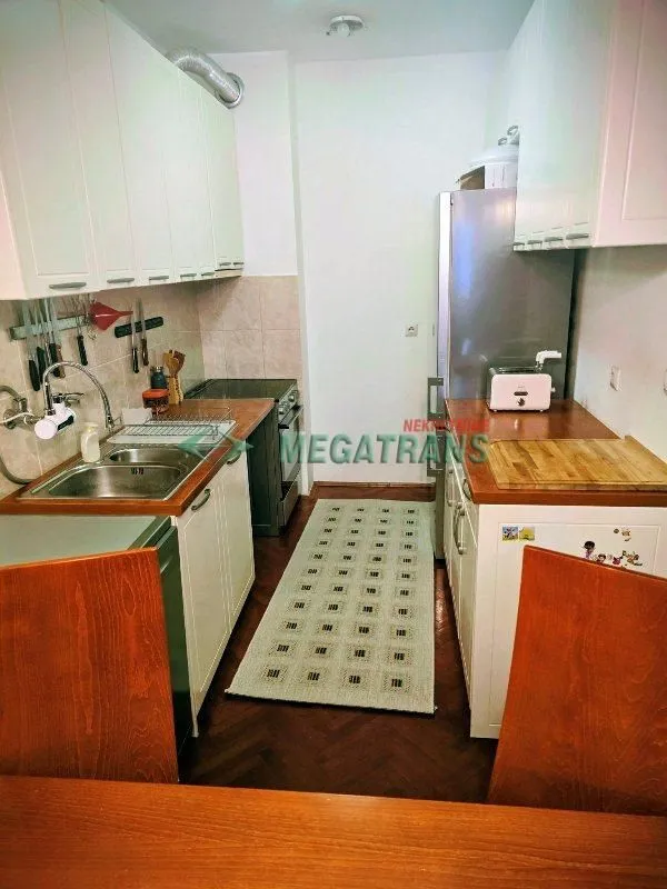 Izdavanje, trosoban stan, 80m², Adamovićevo Naselje, Novi Sad Sve Podlokacije