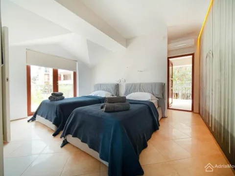 Prodaja, kuća, 238m², Krašići, Tivat - image 8