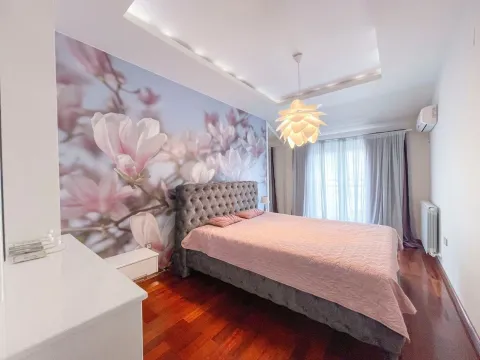 Prodaja, četvorosoban stan, 188m², Budva, Crna Gora - image 8