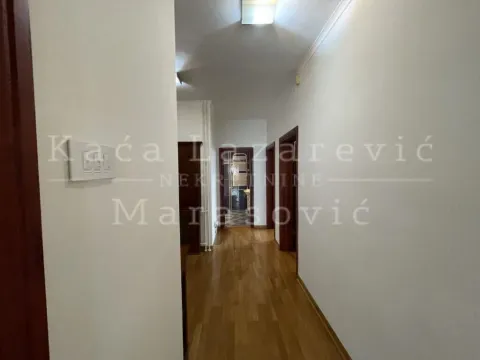 Izdavanje, trosoban stan, 126m², Savski Venac, Beograd - image 3