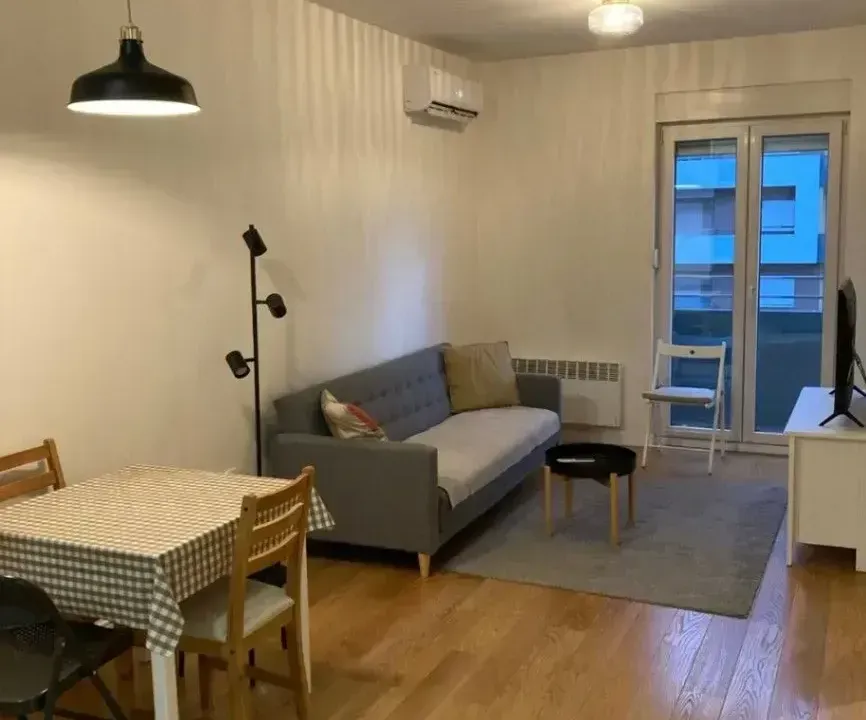 Prodaja, jednosoban stan, 40m², Central Point, Podgorica