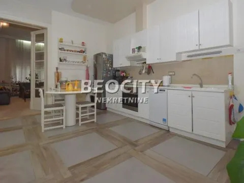 Prodaja, kuća, 250m², Centar, Subotica - image 8